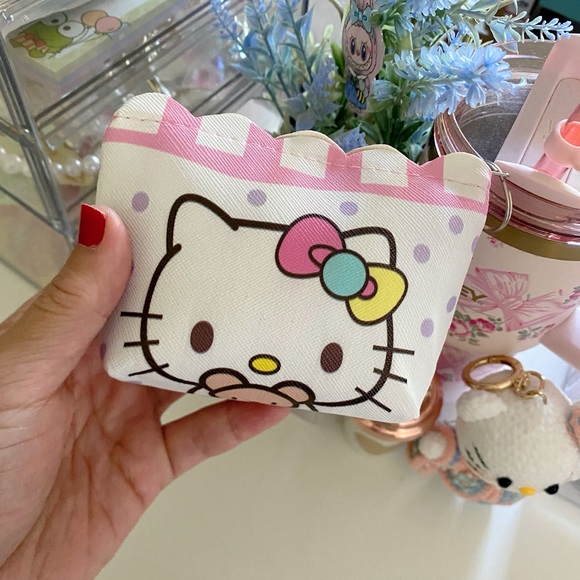 Hello Kitty Bundle - Picture 4 of 5